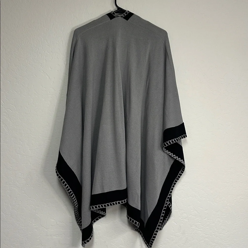 Patricia Nash Gray and Black Knit Shawl NWT - Picture 2 of 4